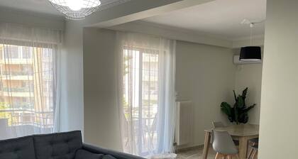 Σε απόσταση 50μ από Παραλία Πόλης Χίου και 400μ από Αρχαιολογικό Μουσείο Χίου