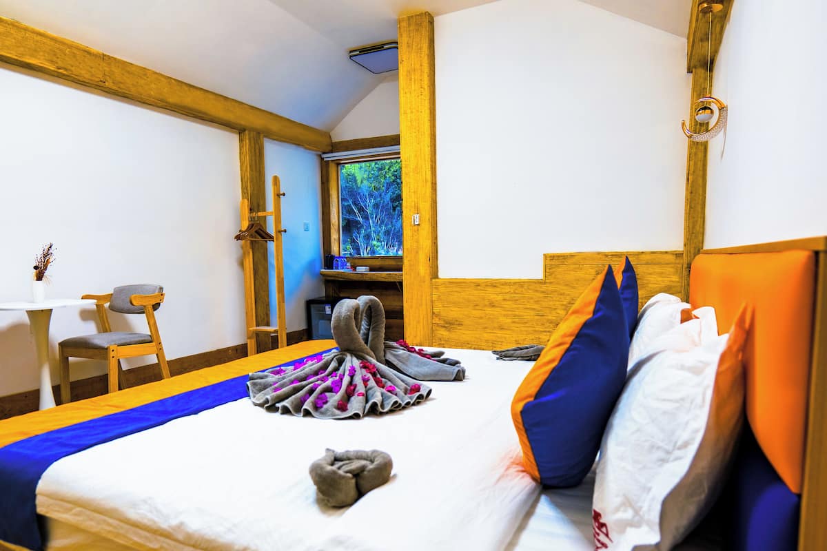 Double Room, Balcony | Free WiFi, bed sheets