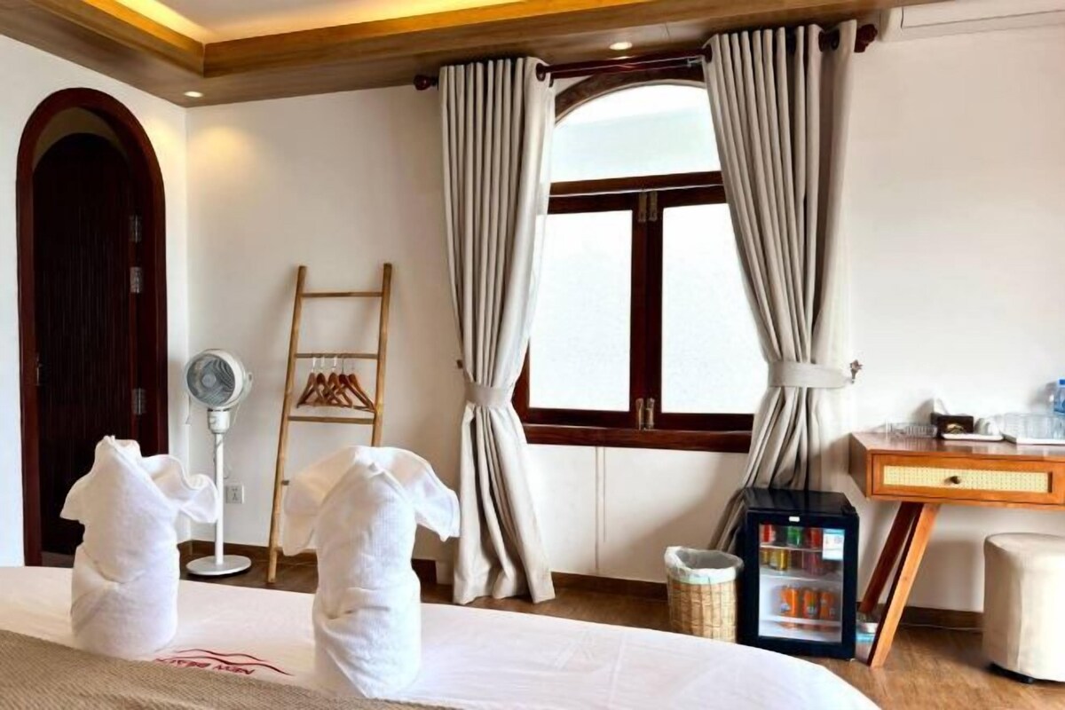 Ropa de cama de alta calidad y escritorio 