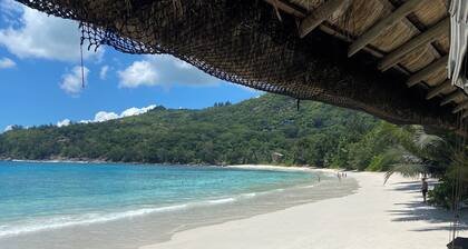 Directly behind the beach cozy apartment in a quiet beautiful location
