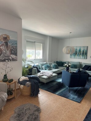 Smart-TV, stereoanlegg og printere