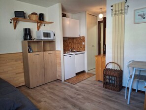 Interior - 19m² Studio for 3 in Saint-François-Longchamp (Unknown)