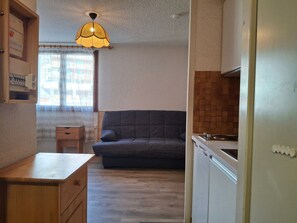 Interior - 19m² Studio for 3 in Saint-François-Longchamp (Unknown)