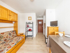 TV - Modern studio ideal for 2, ski-in/ski-out (Saint-François-Longchamp)