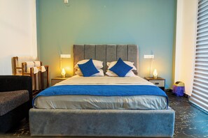 3 bedrooms, desk, iron/ironing board, free WiFi