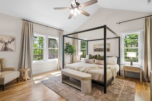 4 bedrooms, desk, iron/ironing board, travel cot