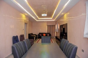 Penthouse, Balcony, Courtyard View | Living room - FOUNTAIN HILTON HOTELS (Abakaliki)