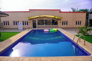 Poolside bar