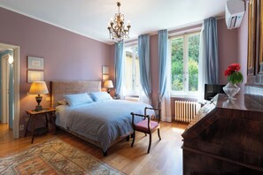 Deluxe Villa, Garden View | Hypo-allergenic bedding, down comforters, desk, laptop workspace - Villa Angela  (Florence)