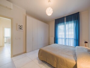 2 habitaciones, cuna de viaje, wifi gratis y ropa de cama