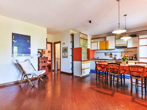 Dining - Stunning  villa for 5 people with private pool, terrace and pets allowed (Marciana)