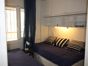 1 bedroom, free WiFi - MEDITERRANEO B. Disfruta de la tranquilidad de una zona privilegiada con unas vistas espectaculares al mar. (Roses)