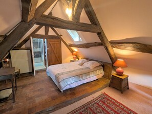 4 bedrooms, free WiFi, bed sheets