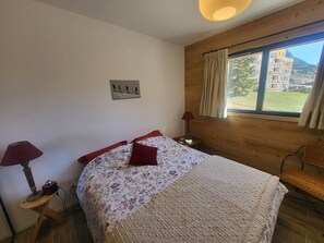 2 bedrooms, free WiFi - Beautiful apartment in Montgenèvre with covered parking (Montgenèvre)