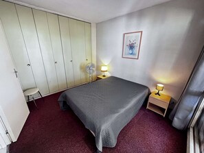 2 bedrooms
