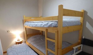 2 bedrooms