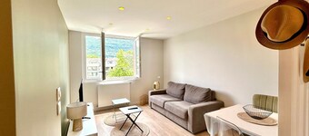 Renovated Apartment in Annecy with Parking and WIFI