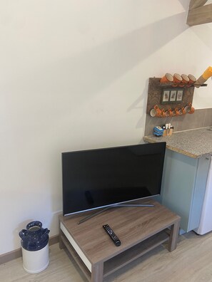 House, 1 Bedroom, Smoking, Terrace | Room amenity