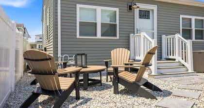 NEW! Modern 2BR Cottage in WW Crest - Sleeps 6