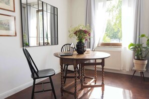 Dining - Premium 2-Level apartment on Rhine, Great Location (Duisburg)