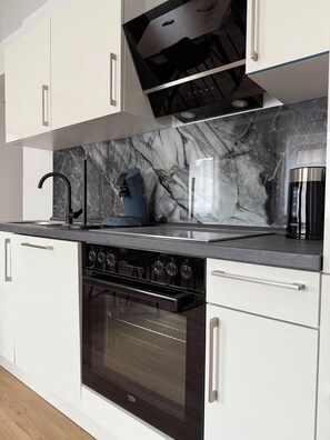 Full-sized fridge, microwave, espresso maker, electric kettle - Kaya Residence (Bad Kreuznach)