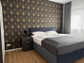 Standard Apartment | Individually furnished, desk, laptop workspace, blackout curtains - Kaya Residence (Bad Kreuznach)