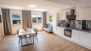 Flat-screen TV, heated floors