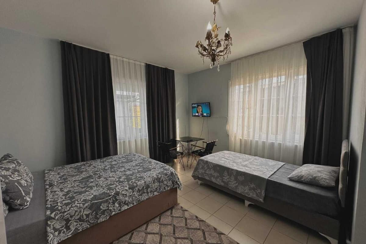 Basic Triple Room, Courtyard View | WiFi (free)
