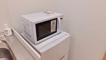 コンフォート 4 人部屋 ダブルベッド 2 台 | 電子レンジ