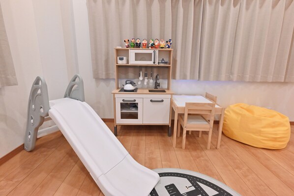 Comfort Loft, City View | Children's theme room