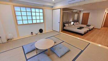 舒适复式房, 城市景观 | 浴室 | 吹风机、毛巾、洗发水、卫生纸