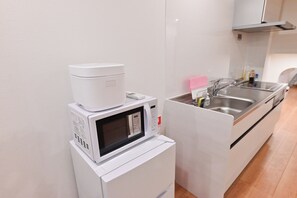 Comfort Loft, City View | Private kitchen