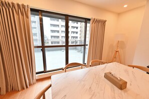 Comfort Loft, City View | Private kitchen