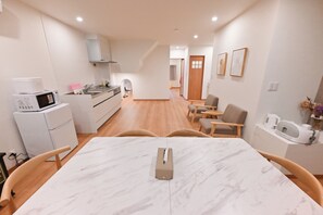 Comfort Loft, City View | Living area
