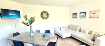 In the Clouds - Free parking -Independent entrance