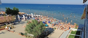 STUDIO JUST ON THE BEACH