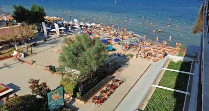 STUDIO JUST ON THE BEACH