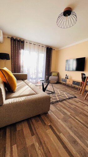 Apartment with 2 large bedrooms