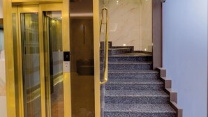 Lobby lounge - Ascent Star Inn (Mumbai)