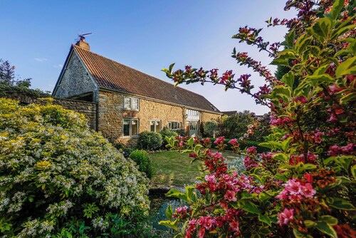 Beautiful Converted Barn in Bruton, Somerset