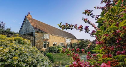 Beautiful Converted Barn in Bruton, Somerset