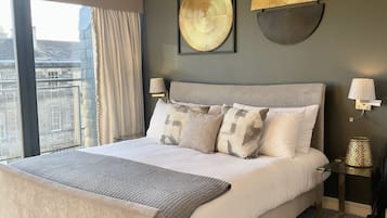 4 bedrooms, iron/ironing board, travel cot, free WiFi