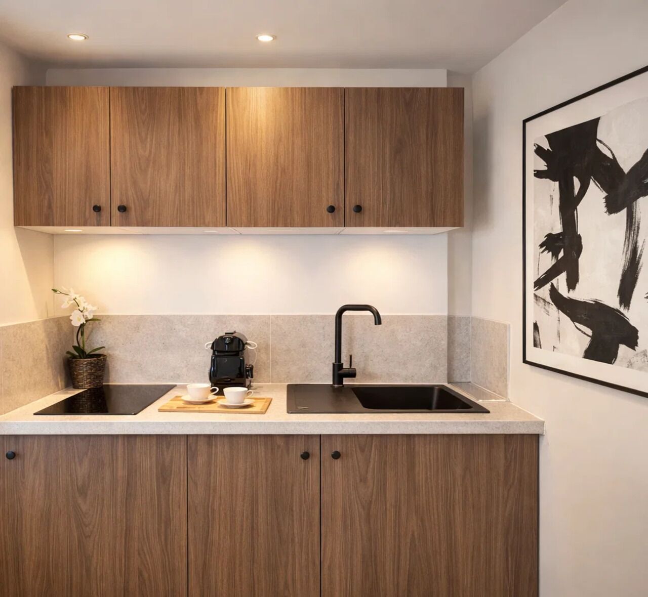 Superior-studiolejlighed - udsigt til gårdsplads | Privat køkken | Minikøleskab, mikrobølgeovn, kogeplade, espressomaskine