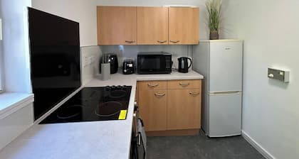 Two Bedroom Cottage in Lumsden - Contractors