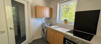 Two Bedroom Cottage in Lumsden - Contractors