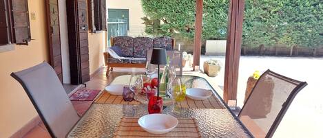 Outdoor dining