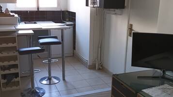 Microwave, stovetop, dishwasher