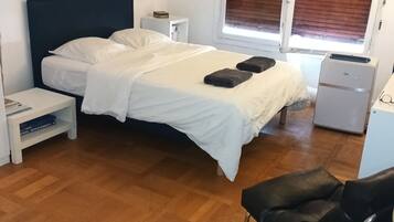 1 bedroom, iron/ironing board, bed sheets