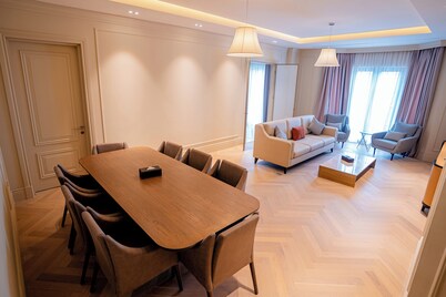 Four Seasosn Apartments