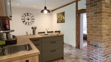 Kühlschrank, Ofen, Herdplatte, Geschirrspüler